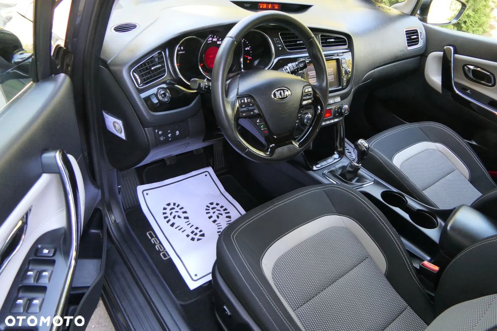 Kia Ceed 1.6 GDI L - 12