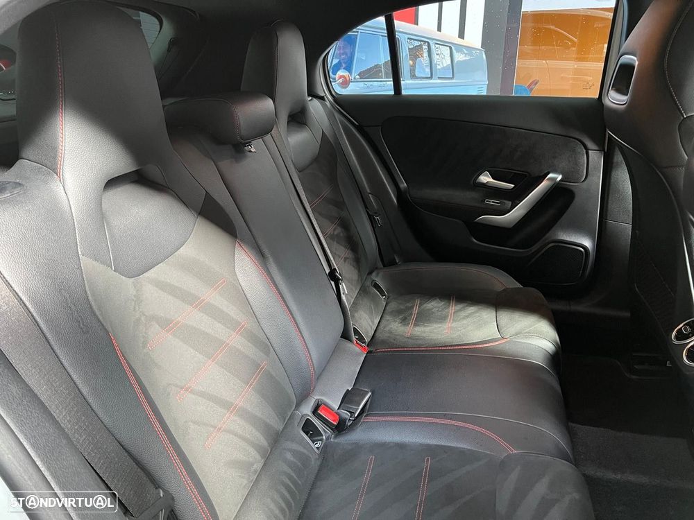 Mercedes-Benz A 250 e AMG Line - 11
