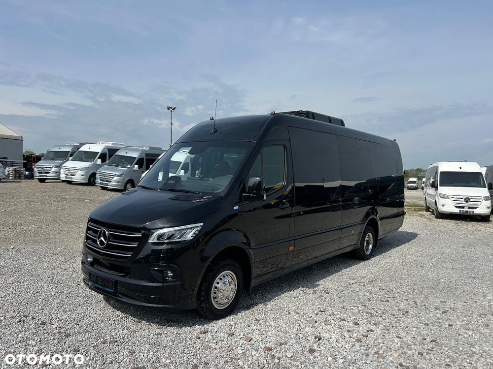 Mercedes-Benz Sprinter 519 - 12