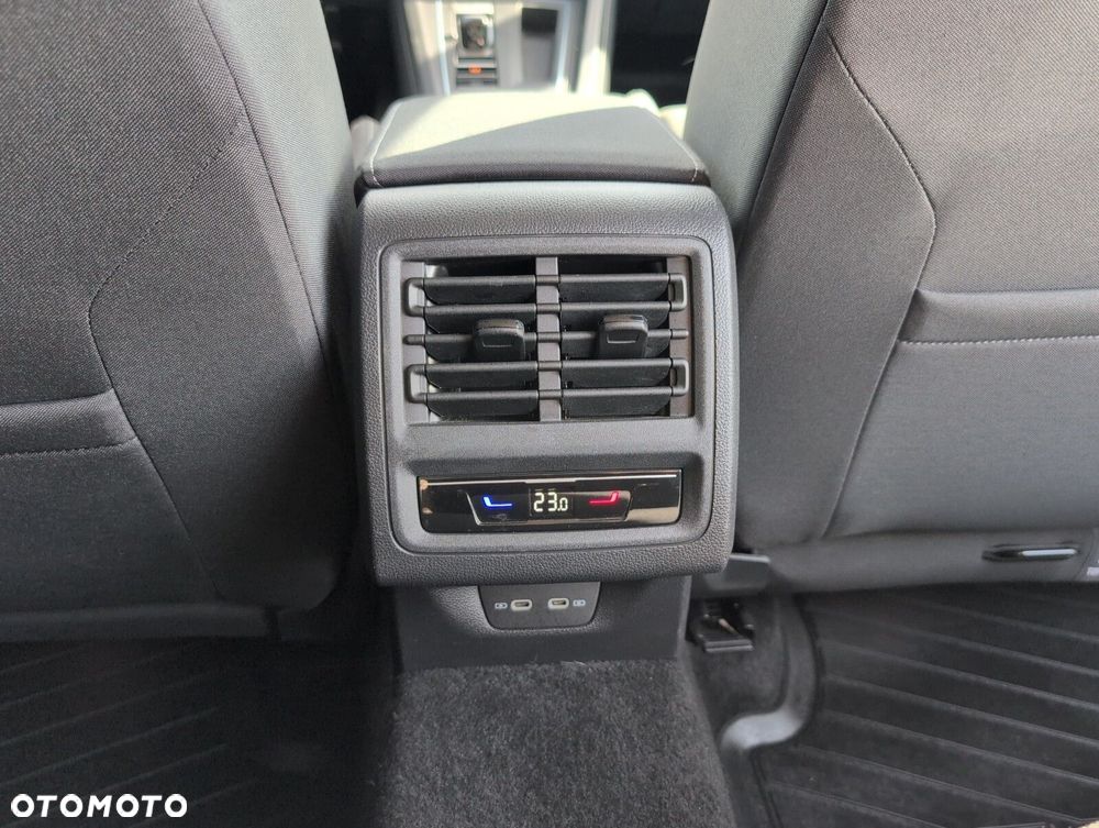Volkswagen Golf 1.5 eTSI EVO Style DSG - 13