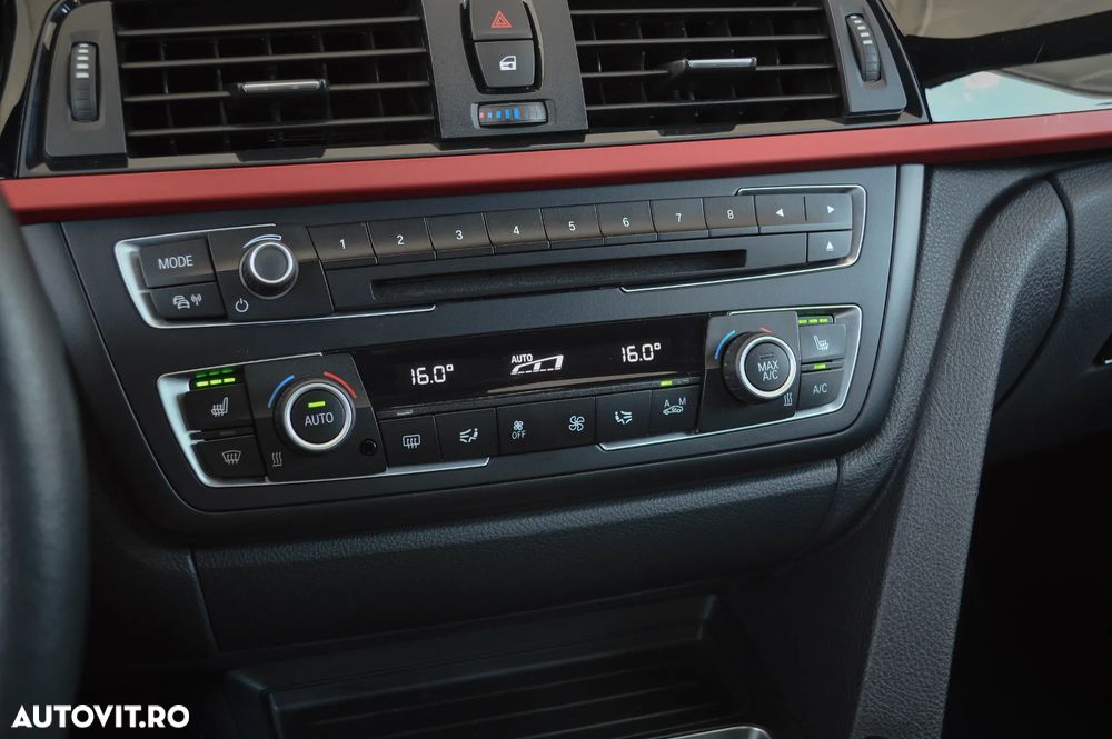 BMW Seria 3 320d Aut. Sport Line - 31
