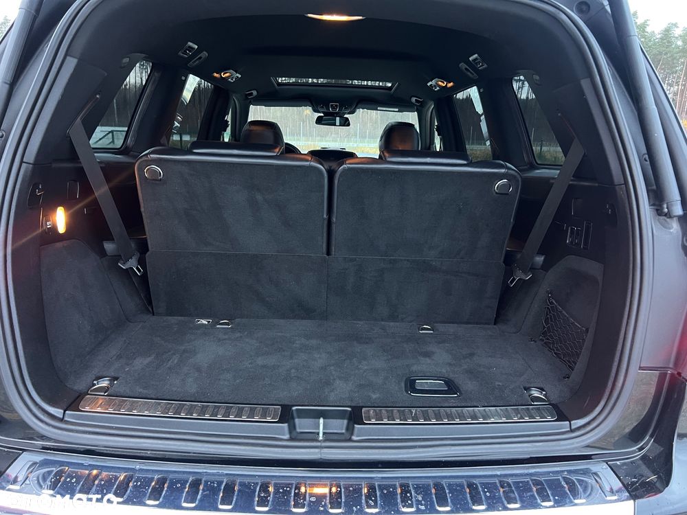 Mercedes-Benz GLS - 36