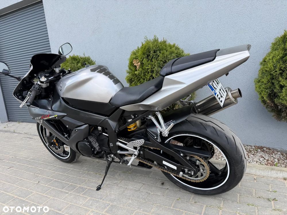 Yamaha R1 - 7