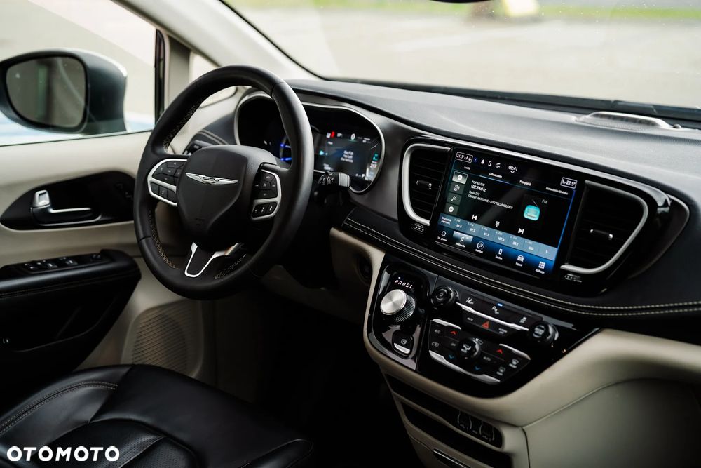 Chrysler Pacifica - 5