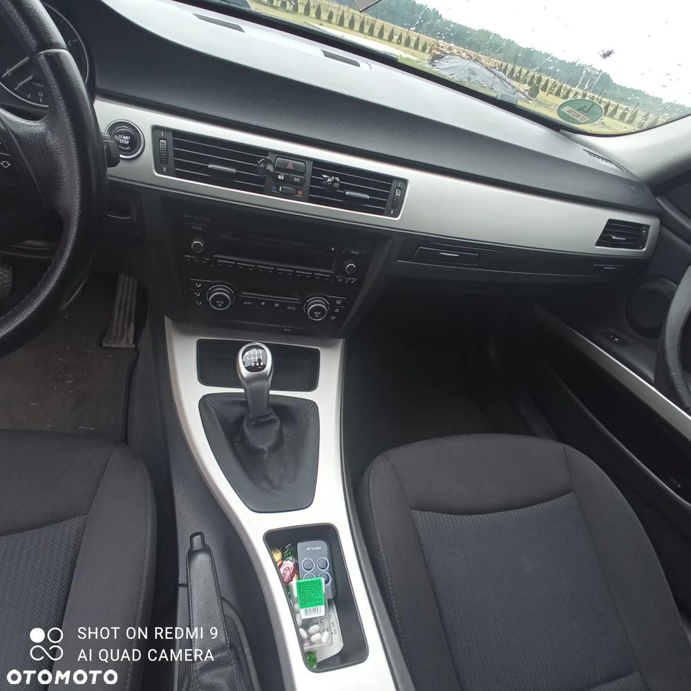 BMW Seria 3 318d - 16