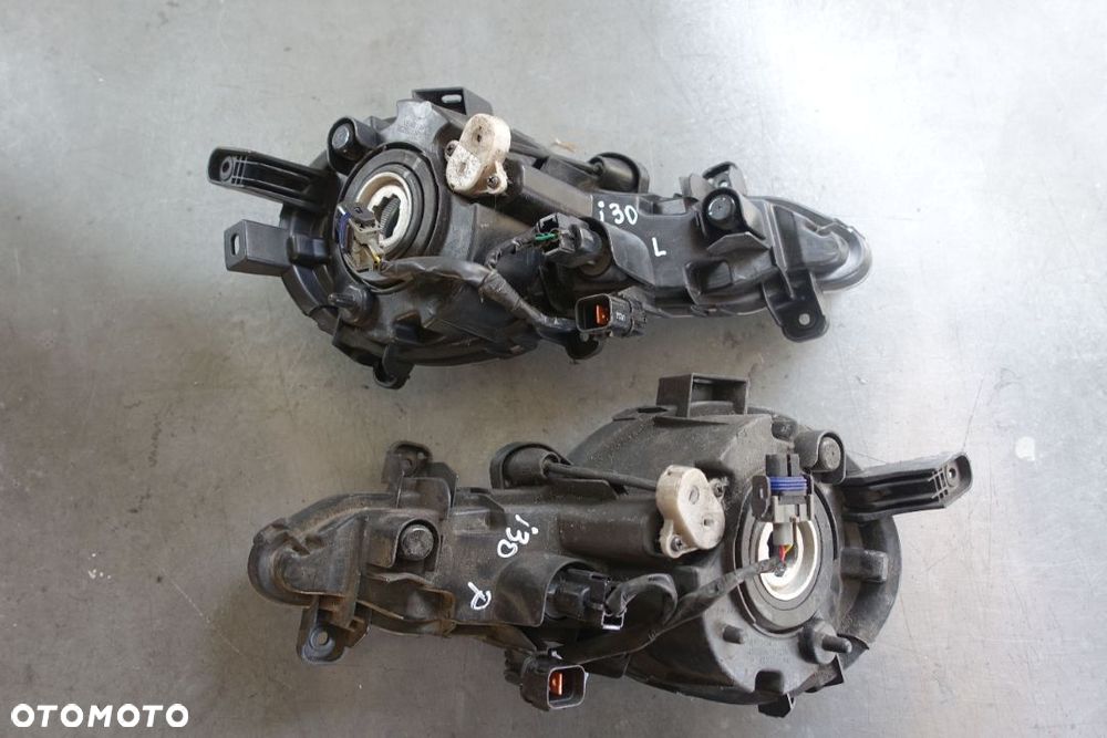 HALOGEN LEWY  PRAWY HYUNDAI i30 II 12-16r. - 4