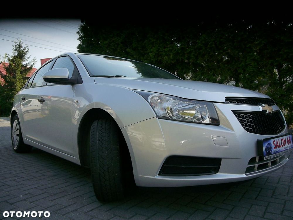 Chevrolet Cruze - 12