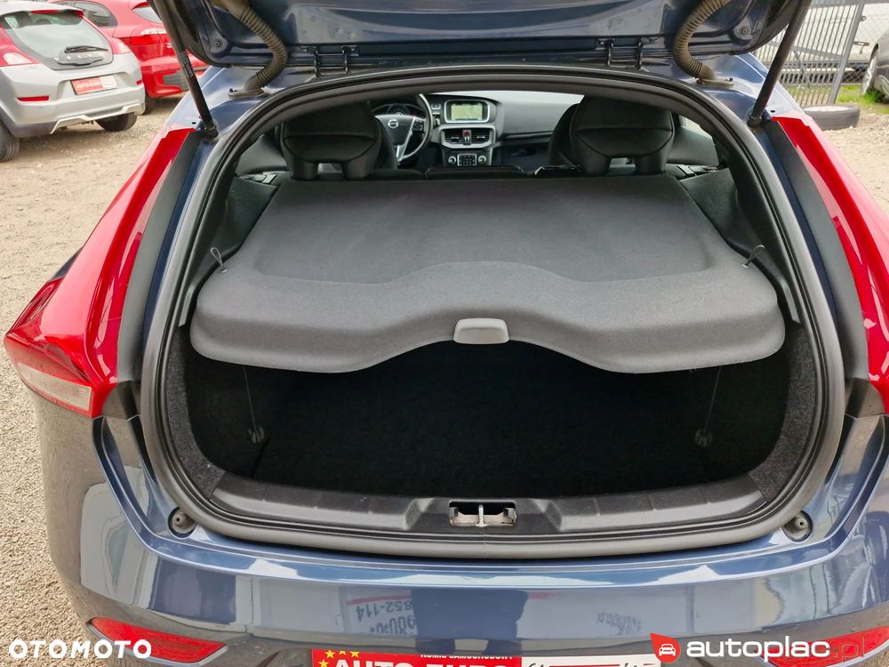 Volvo V40 D2 Momentum - 27