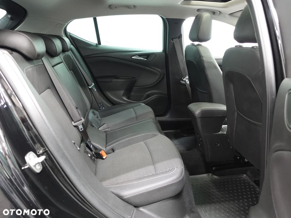 Opel Astra 1.6 BiTurbo D (CDTI) Start/Stop Innovation - 27