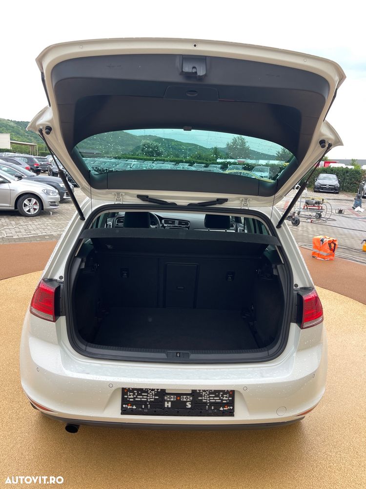 Volkswagen Golf 1.2 TSI BlueMotion Technology Cup - 28