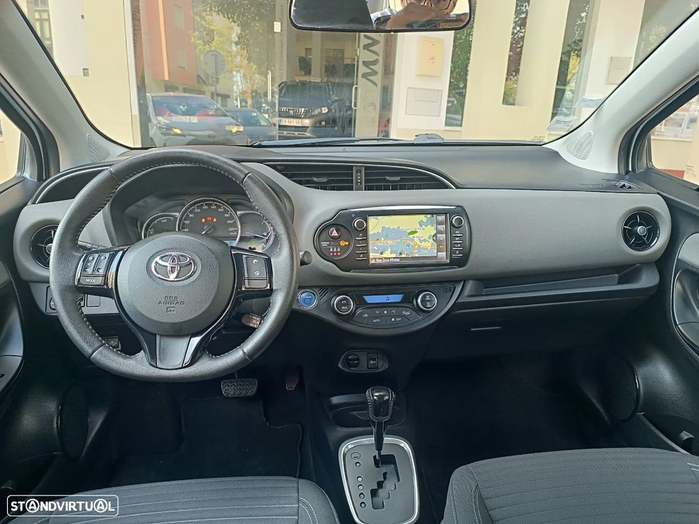 Toyota Yaris 1.5 HSD Comfort+Navi - 11