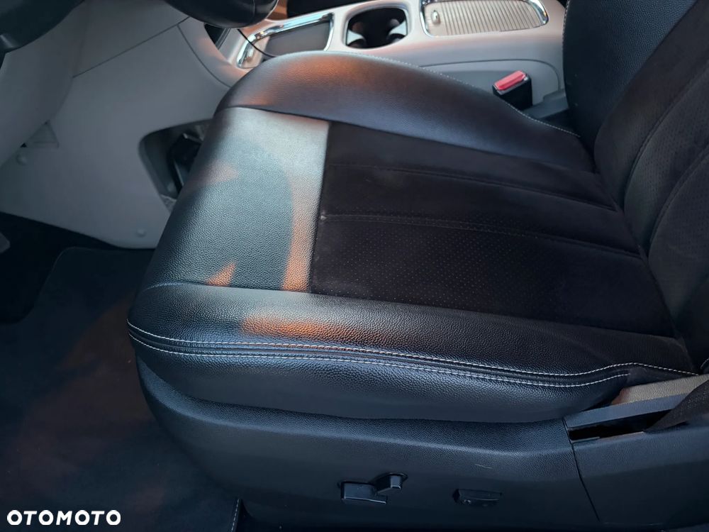 Dodge Grand Caravan - 20