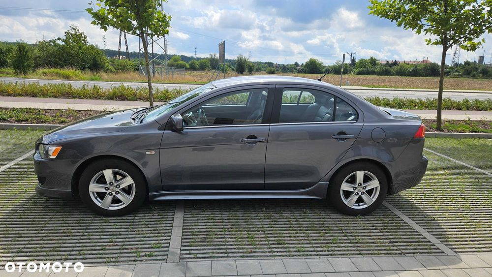 Mitsubishi Lancer - 1