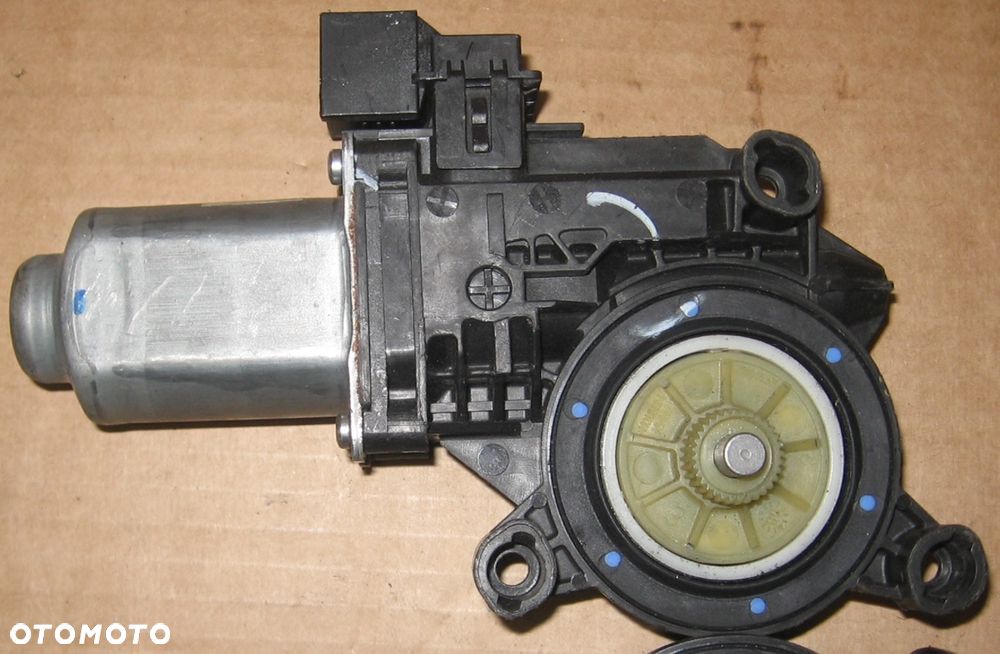silnik szyby TRANSPORTER T5 POLO FABIA 6Q2959802F 6Q2959801E - 6