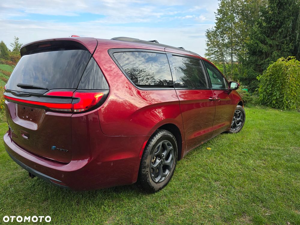 Chrysler Pacifica - 8