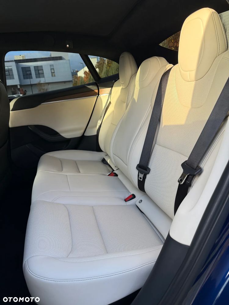Tesla Model S Long Range AWD - 28