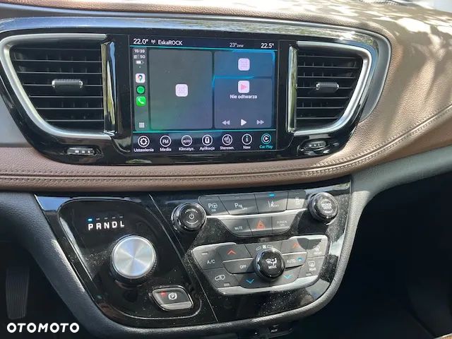 Chrysler Pacifica - 13