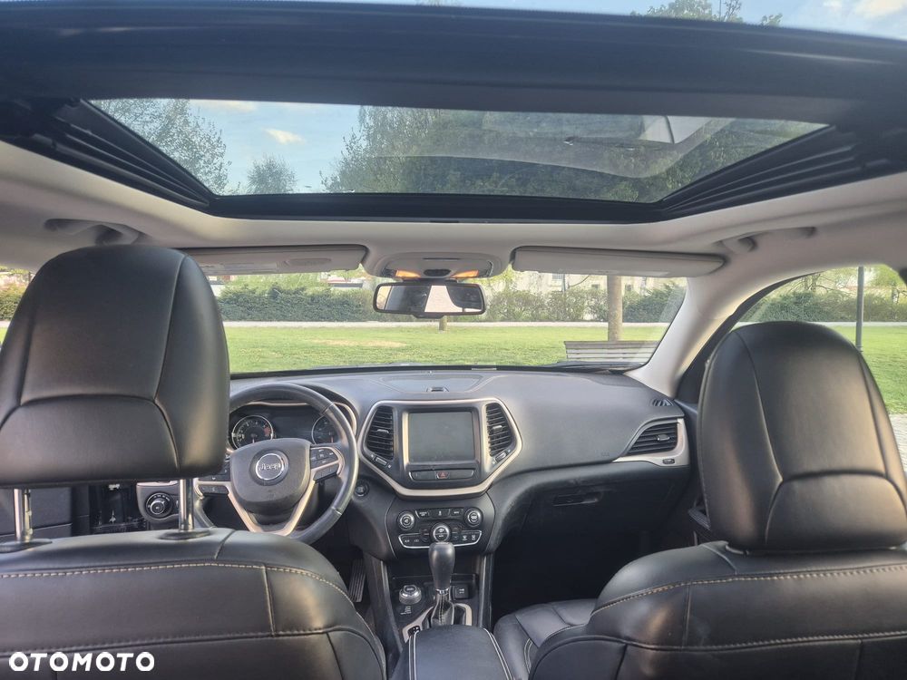 Jeep Cherokee - 15