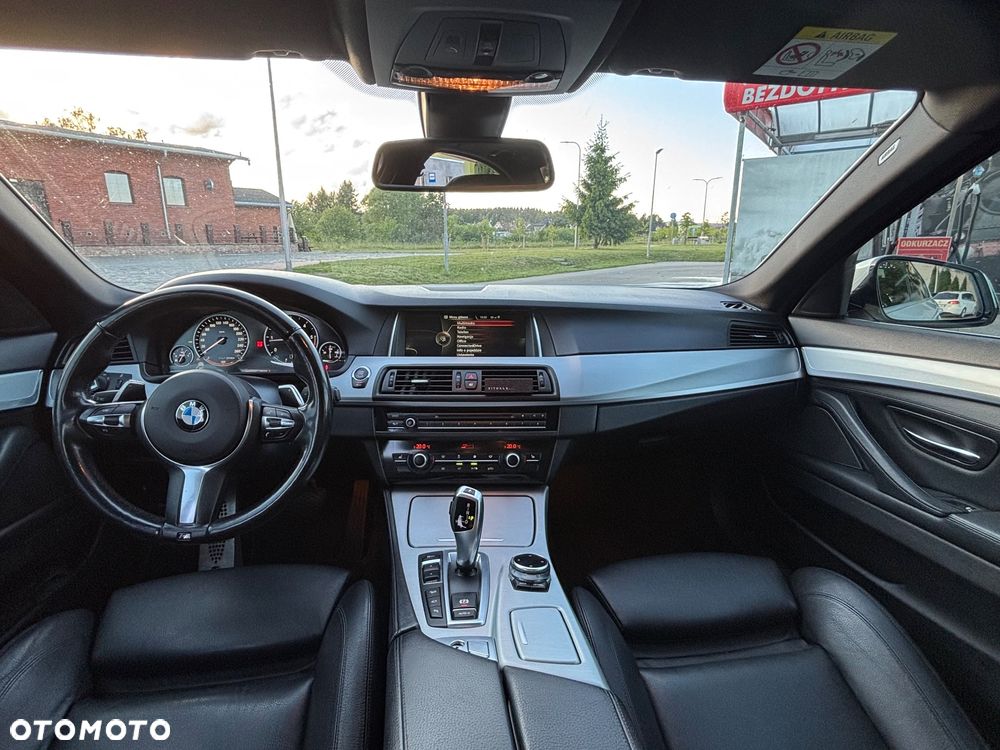 BMW Seria 5 520d xDrive - 13