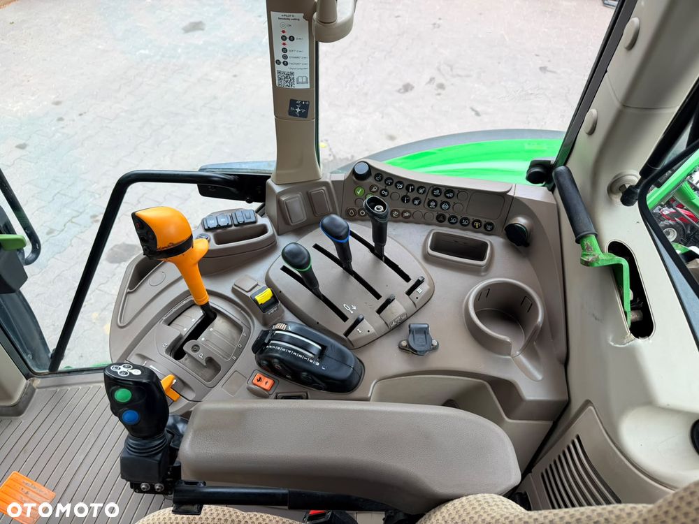 John Deere 6110M - 26