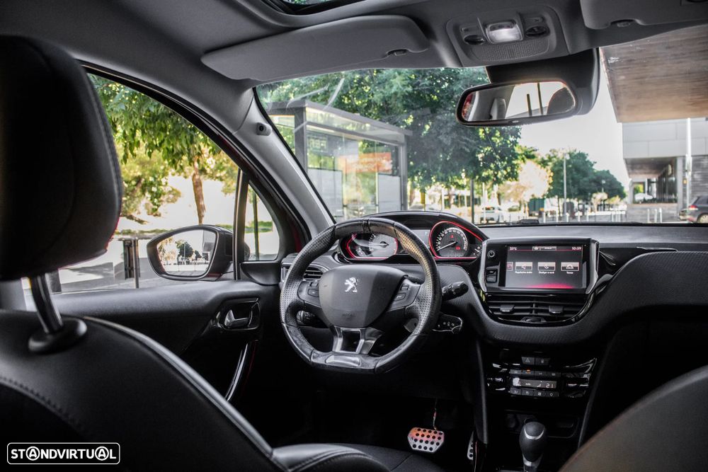Peugeot 2008 1.2 PureTech GT Line EAT6 - 30