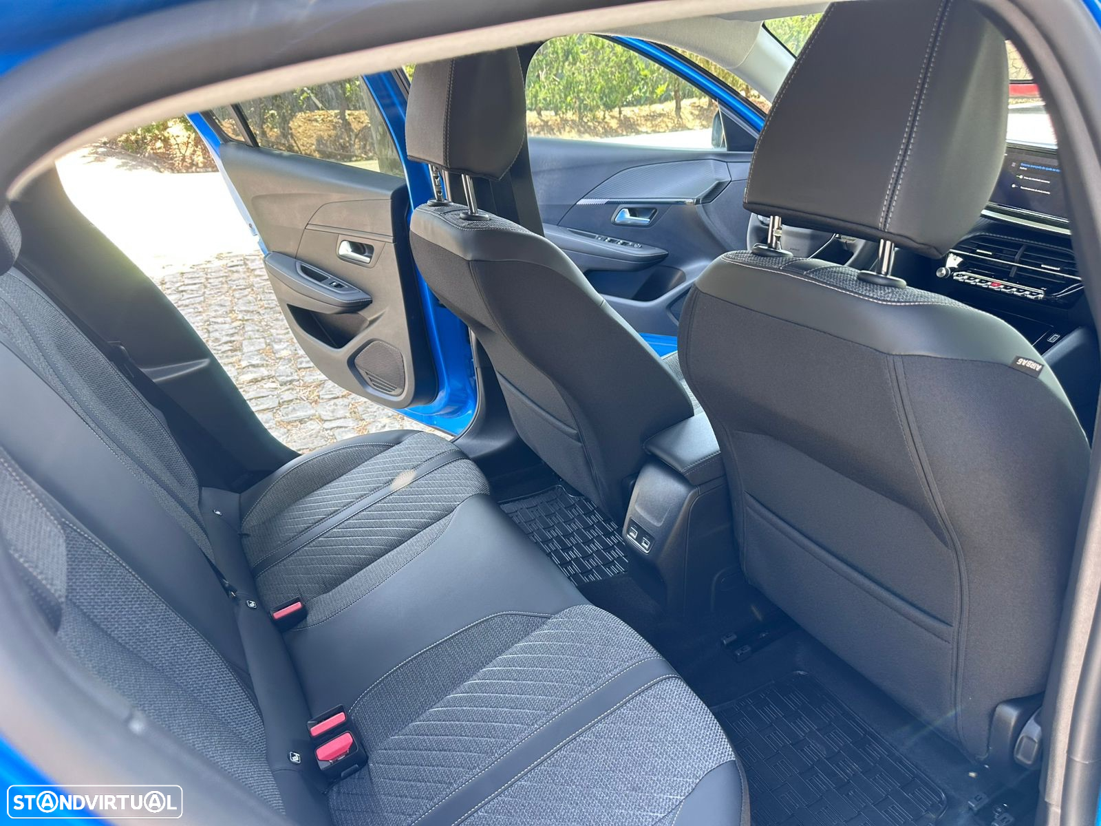 Peugeot e-208 50 kWh Allure - 15