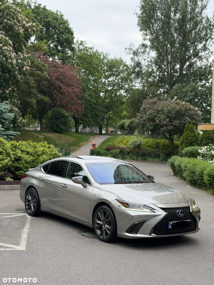 Lexus ES 300h F Sport - 3