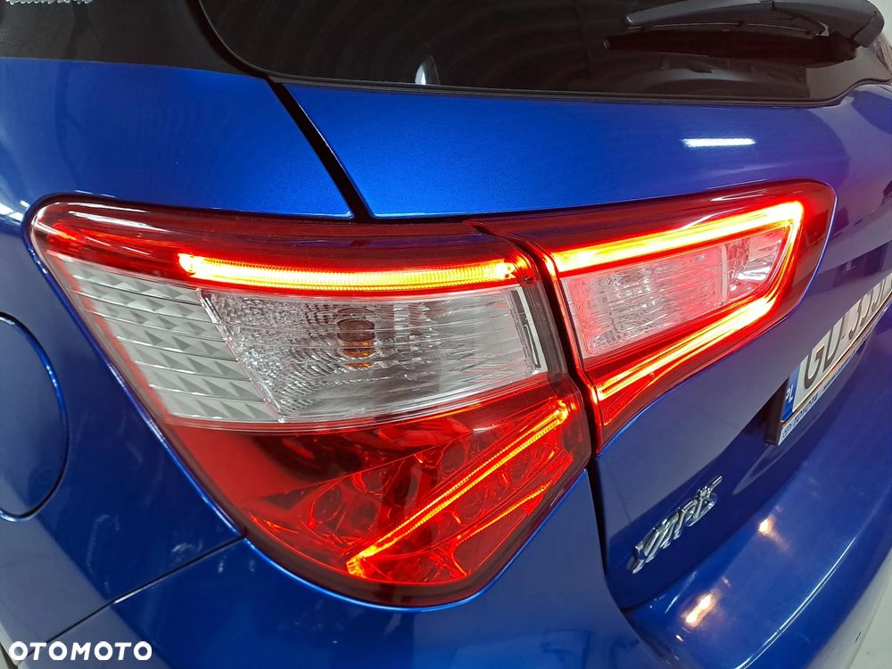 Toyota Yaris Hybrid 100 Selection Passion - 11