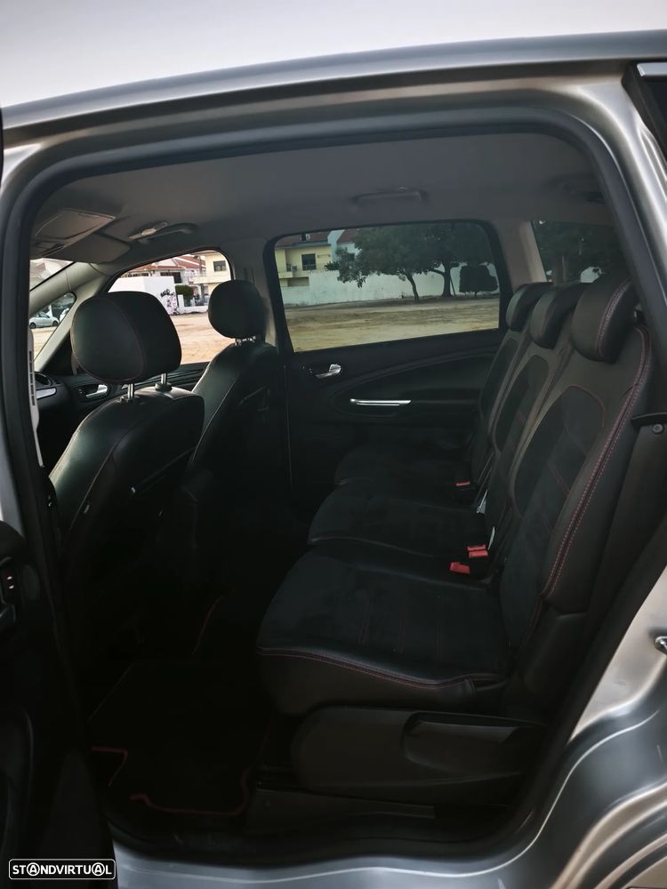 Ford S-Max - 9