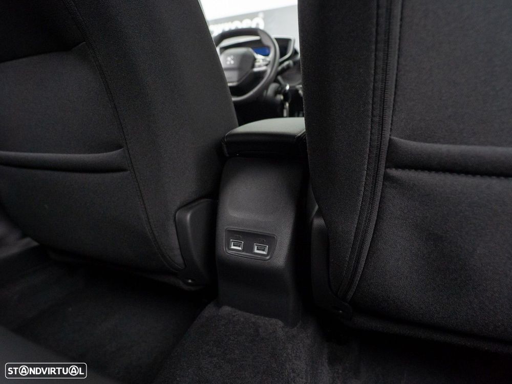 Peugeot 2008 1.5 BlueHDi Allure Pack EAT8 - 37