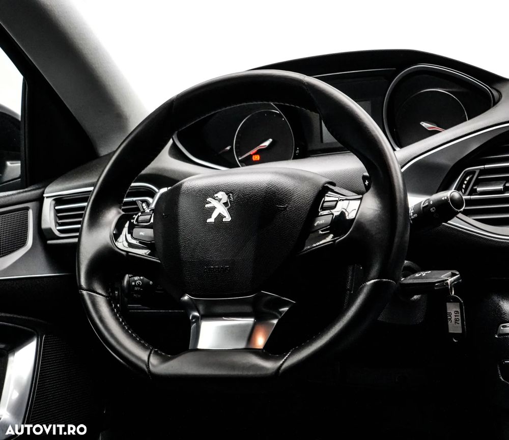 Peugeot 308 SW 1.5 BlueHDi FAP STT EAT8 Allure - 17