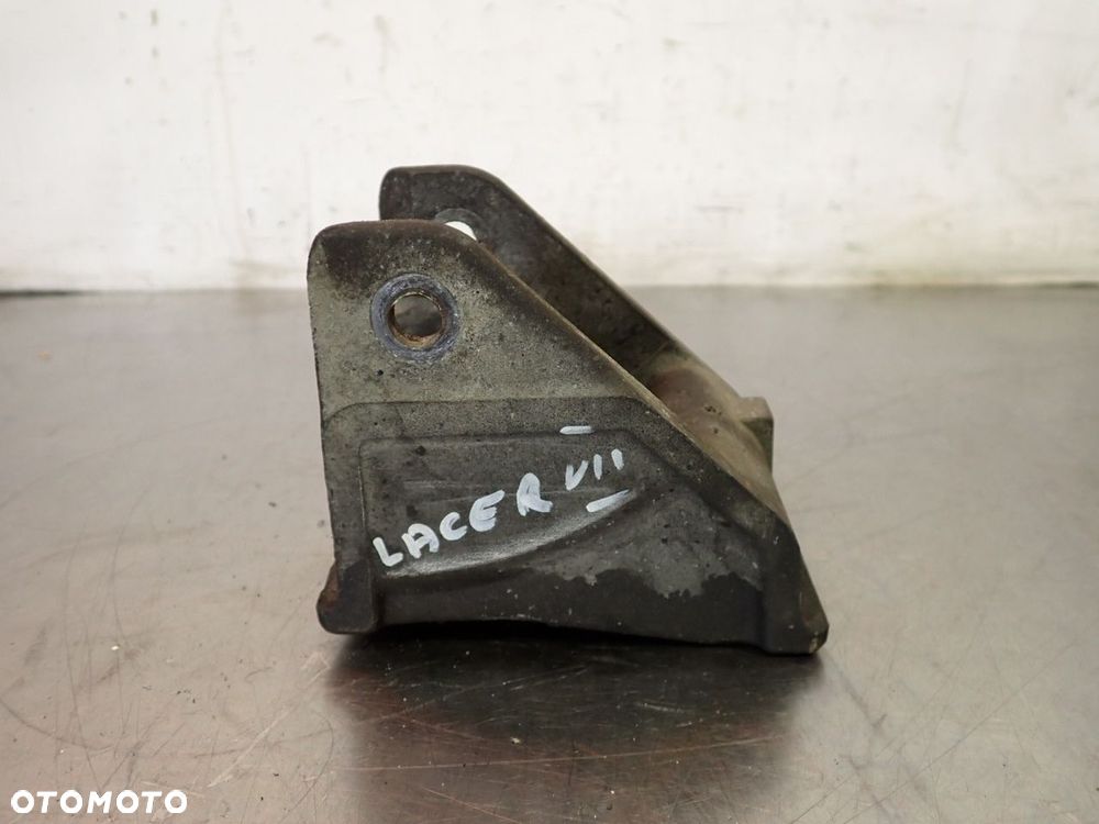 ŁAPA SILNIKA MITSUBISHI LANCER VII - 2