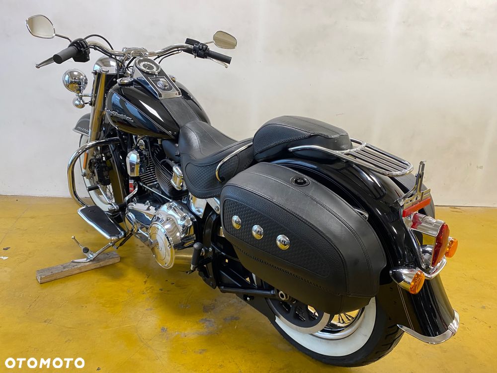 Harley-Davidson Softail Deluxe - 11