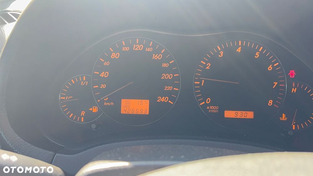 Toyota Avensis - 8