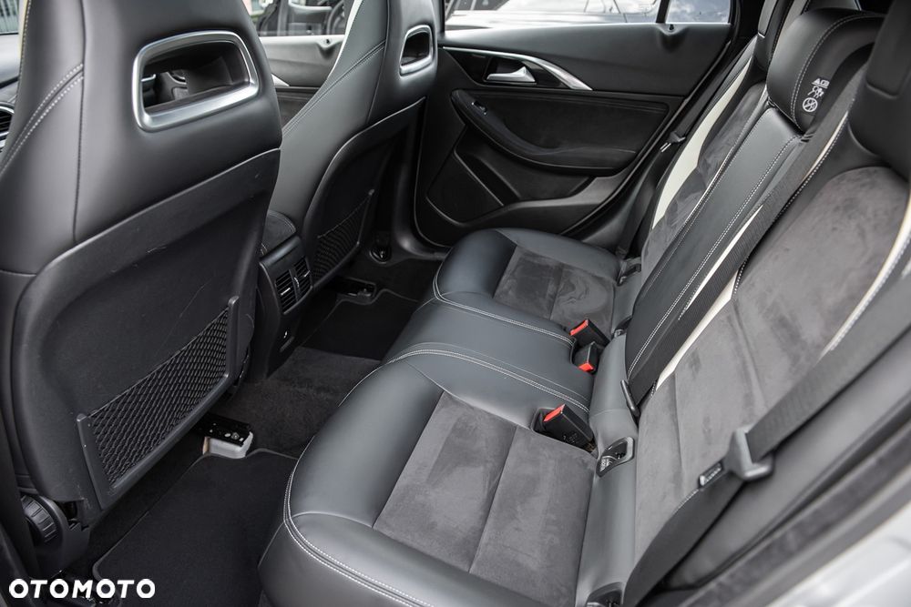 Infiniti Q30 2.0t DCT AWD Sport City Black - 24