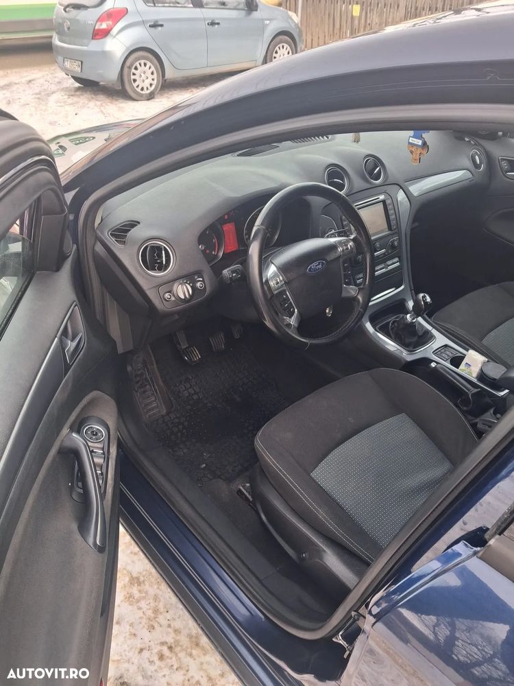 Ford Mondeo - 8