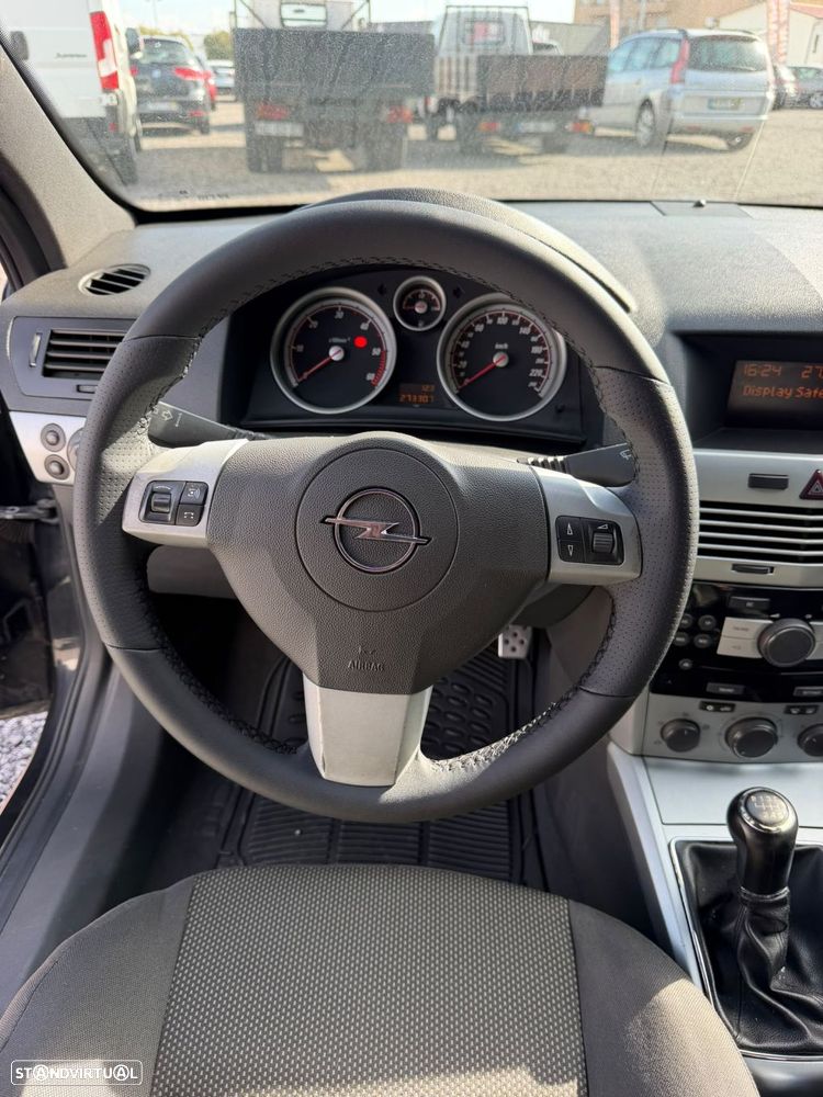 Opel Astra GTC 1.3 CDTi - 26