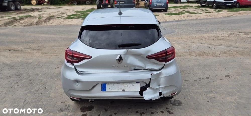Renault Clio - 10