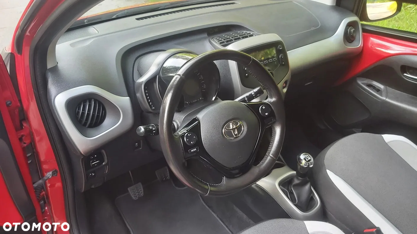 Toyota Aygo x-play - 21