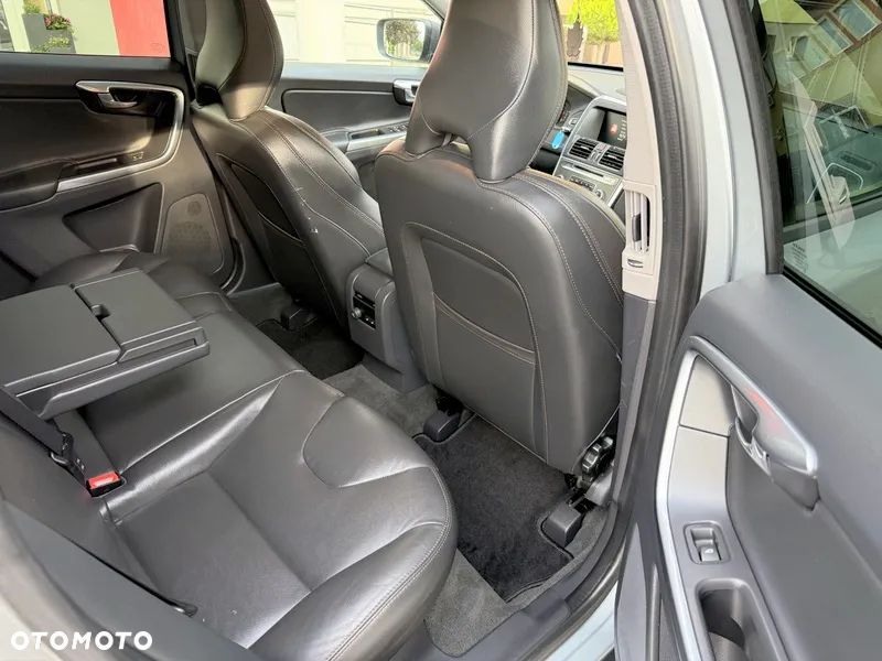 Volvo XC 60 D4 Geartronic Summum - 13