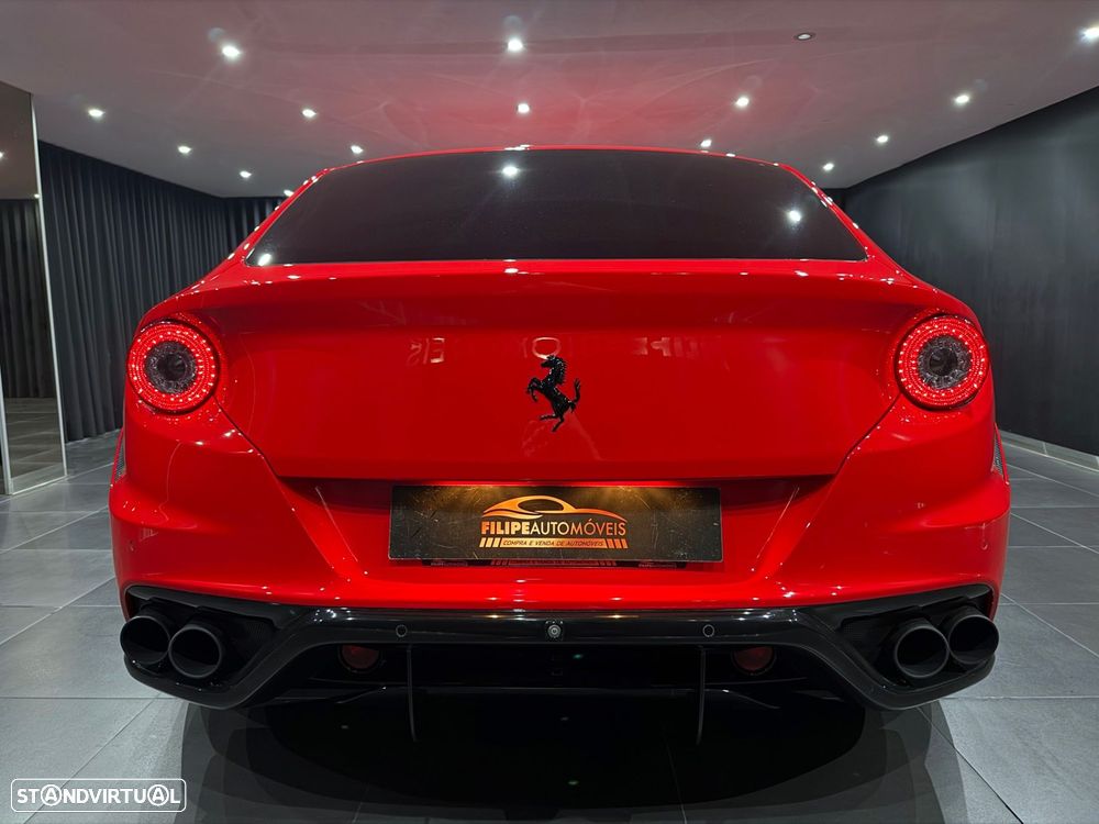Ferrari FF - 8