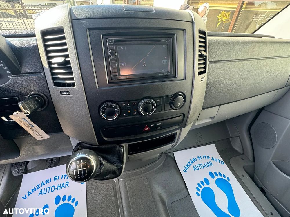 Volkswagen CRAFTER - 8