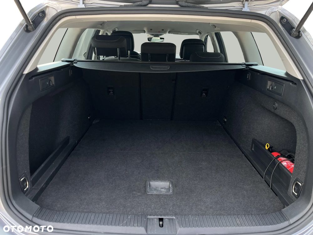 Volkswagen Passat 1.5 TSI EVO Business DSG - 31