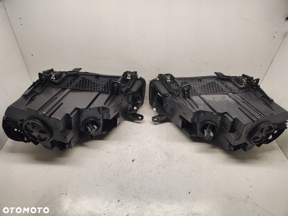 BMW X5 F15 F16 ADAPTIVE LED KOMPLET LAMP PRZEDNICH 7214851, 7471348 - 7