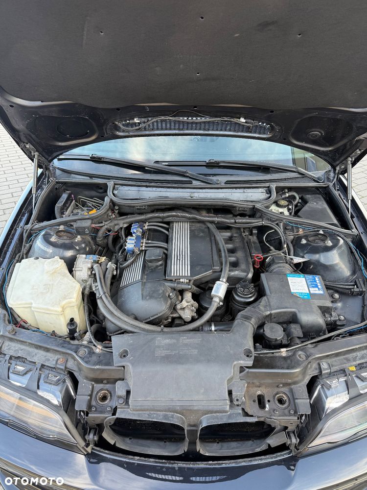 BMW Seria 3 323Ci - 31