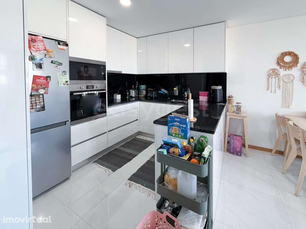 Apartamento T3 com Suite, Varandas e 2 Estacionamentos situado em A... - Grande imagem: 4/18