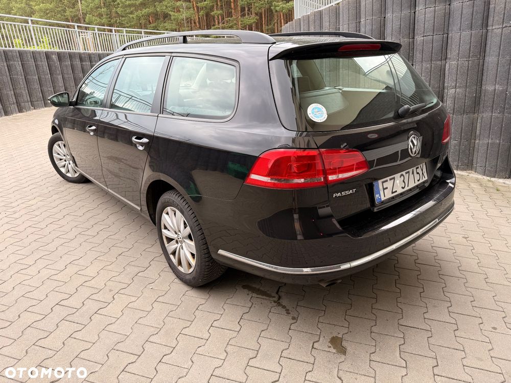 Volkswagen Passat 1.6 TDI BlueMotion Technology Comfortline - 4
