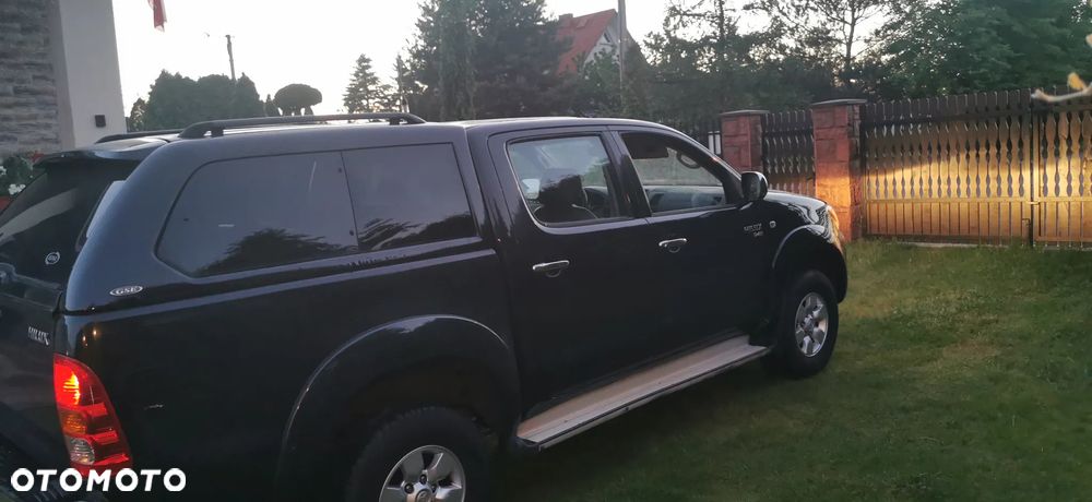 Toyota Hilux 2.5 D-4D DLX + - 2