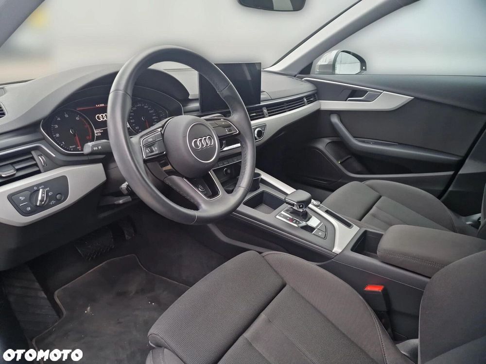 Audi A4 Limousine - 10