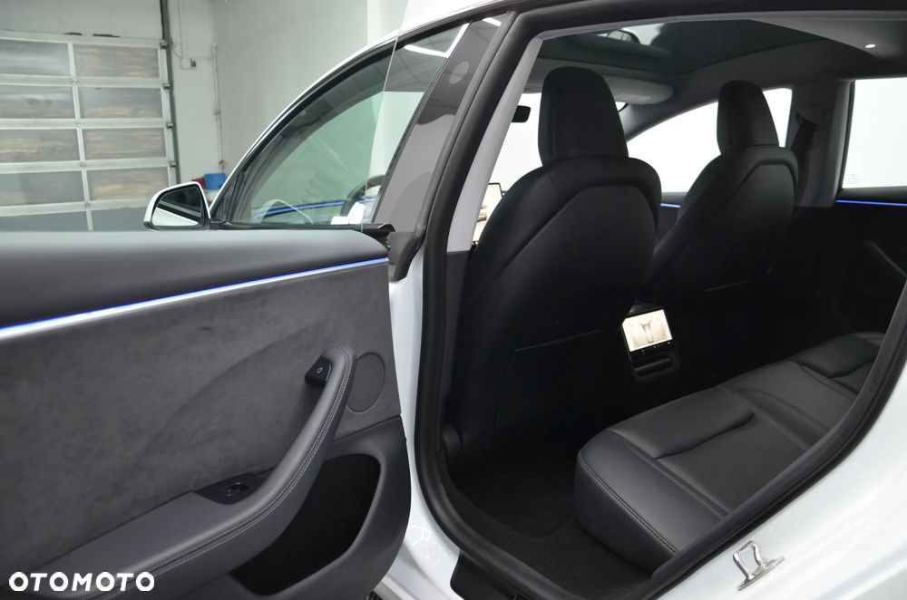 Tesla Model 3 Langstreckenbatterie Allradantrieb Dual Motor - 12